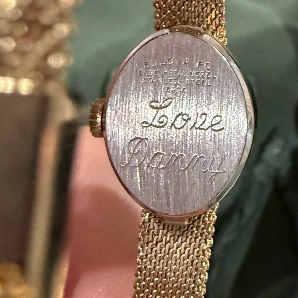 Vintage 80’s Bulova 10K Gold Filled Bracelet Watch in Original Box - Picture 9 of 16